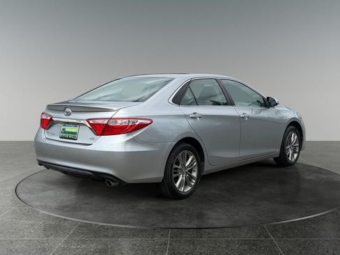 Used 2017 Toyota Camry SE FWD image 9