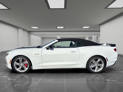 Used 2024 Chevrolet Camaro LT w/ Technology Package image 5