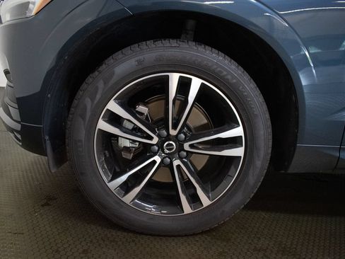Used 2021 Volvo XC60 T5 Momentum w/ Protection Package Premier AWD/4WD image 9