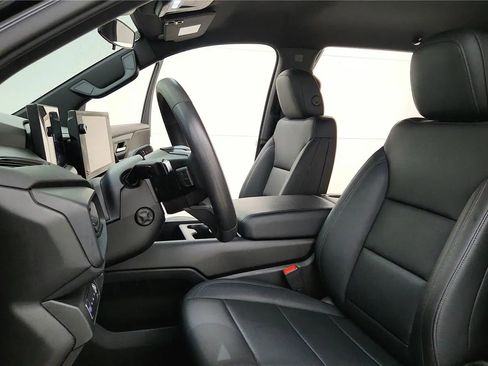 Used 2024 Chevrolet Silverado EV W/T AWD/4WD image 27