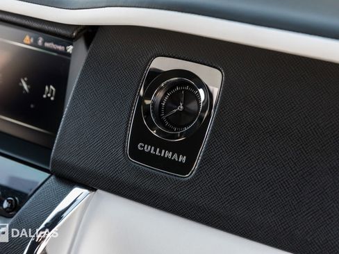 Used 2021 Rolls-Royce Cullinan image 38