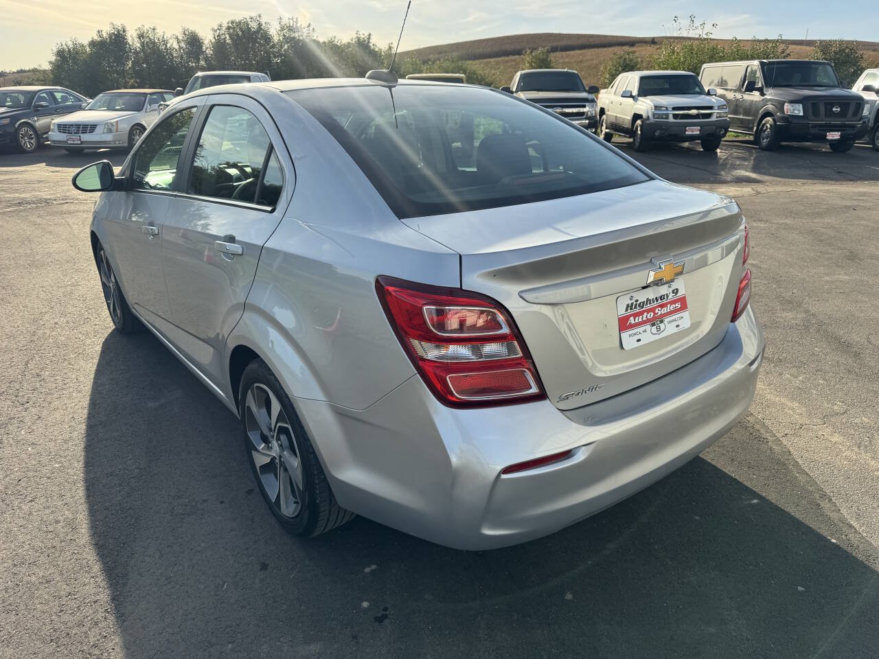 Used 2018 Chevrolet Sonic Premier FWD image 3