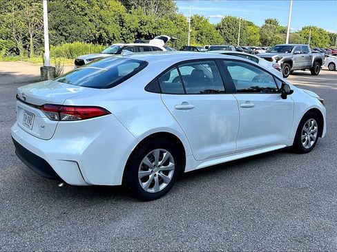 Used 2025 Toyota Corolla LE FWD image 6