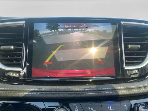 Used 2026 Chrysler Pacifica Limited FWD image 16