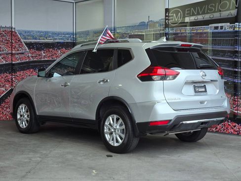 Used 2017 Nissan Rogue SV w/ SV Premium Package AWD/4WD image 6