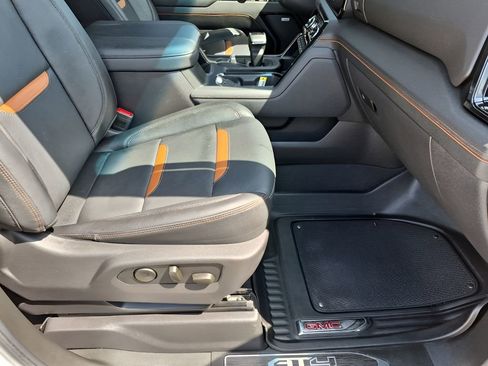 Used 2025 GMC Sierra 1500 AT4 w/ AT4 Premium Package AWD/4WD image 16