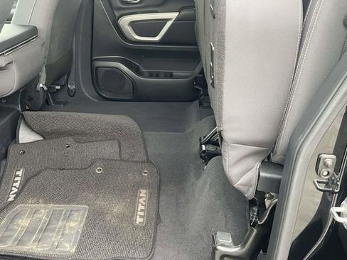 Used 2022 Nissan Titan SV image 12