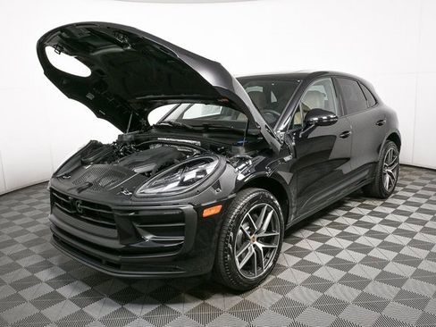 Certified 2025 Porsche Macan image 35