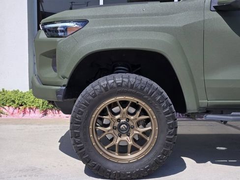 Used 2024 Chevrolet Colorado ZR2 w/ ZR2 Bison Edition AWD/4WD image 9