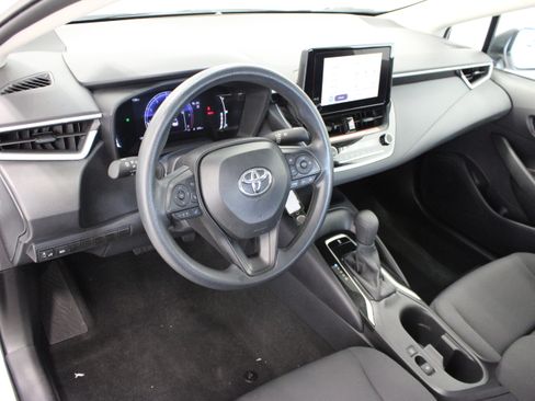 Used 2026 Toyota Corolla LE FWD image 13