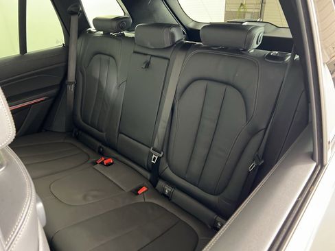 Used 2022 BMW X5 xDrive40i image 4