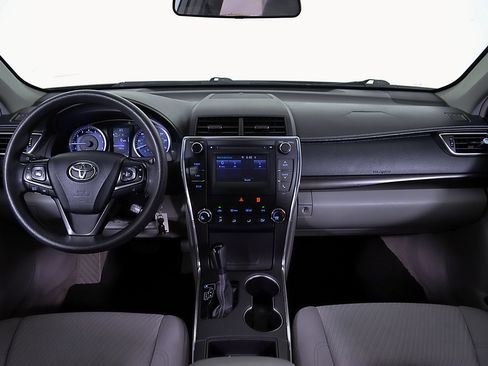 Used 2016 Toyota Camry LE FWD image 14