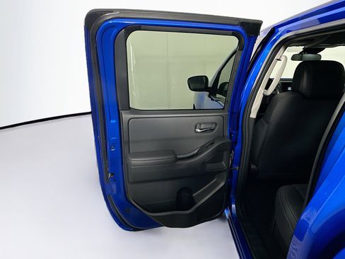 Used 2024 Nissan Frontier SV w/ SV Convenience Package RWD image 24