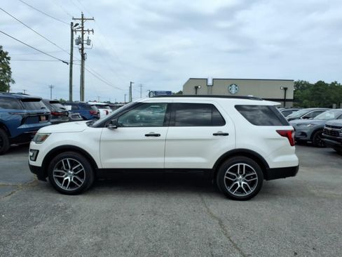 Used 2016 Ford Explorer Sport w/ Equipment Group 401A AWD/4WD image 2