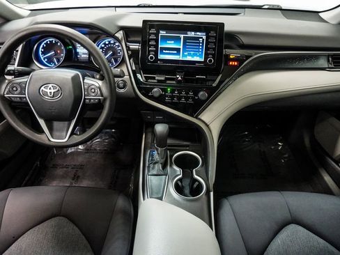 Used 2021 Toyota Camry LE w/ Convenience Package image 13