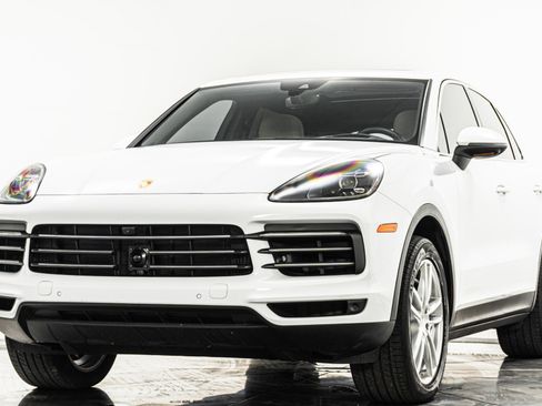 Used 2023 Porsche Cayenne AWD/4WD image 5