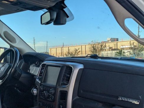 Used 2016 RAM 1500 Laramie w/ Convenience Group image 20