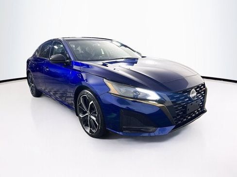 Used 2023 Nissan Altima 2.5 SR image 3