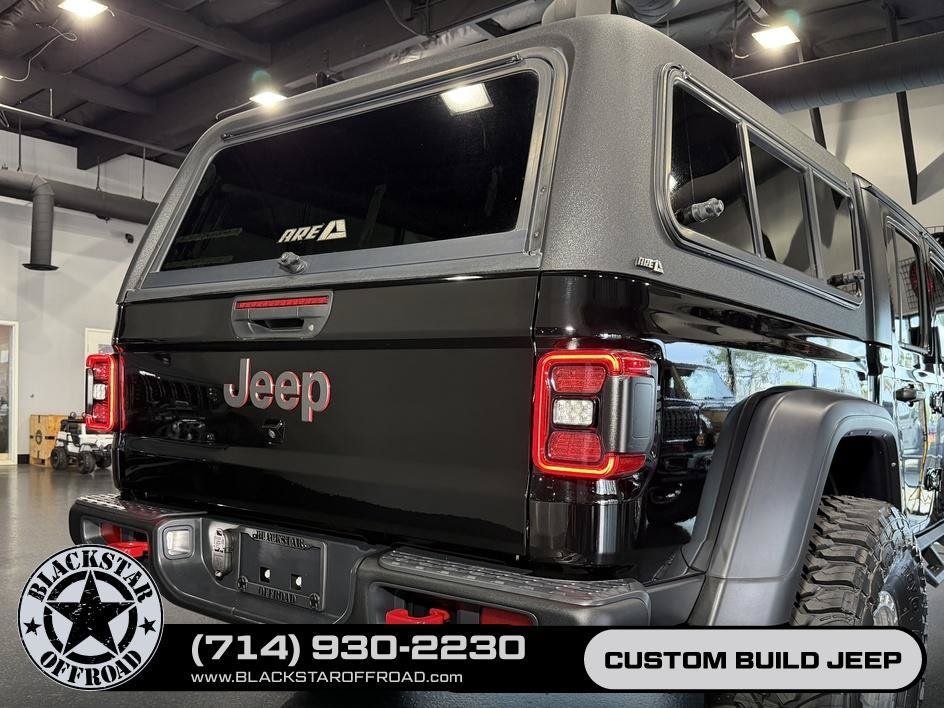 Used 2024 Jeep Gladiator Rubicon w/ Technology Group AWD/4WD image 15