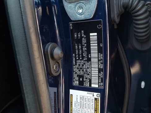 Used 2021 Toyota 4Runner Venture w/ Moonroof Package image 28