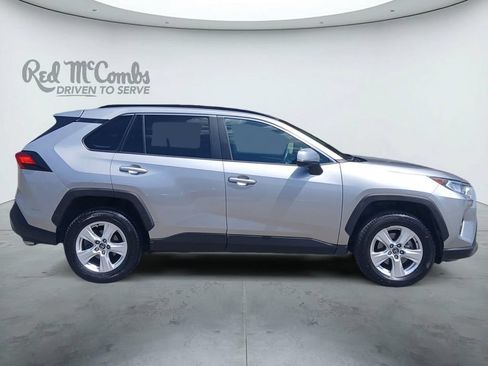 Used 2020 Toyota RAV4 XLE w/ Convenience Package FWD image 6
