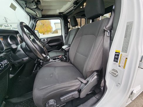 Used 2020 Jeep Gladiator Sport w/ Quick Order Package 24S image 13