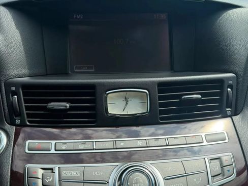Used 2015 INFINITI Q70 3.7 RWD image 15
