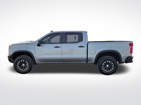 Used 2024 Chevrolet Silverado 1500 ZR2 w/ Technology Package image 9