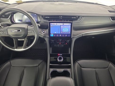 Used 2025 Jeep Grand Cherokee L Limited RWD image 14