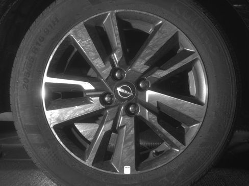 Used 2025 Nissan Versa SV image 15