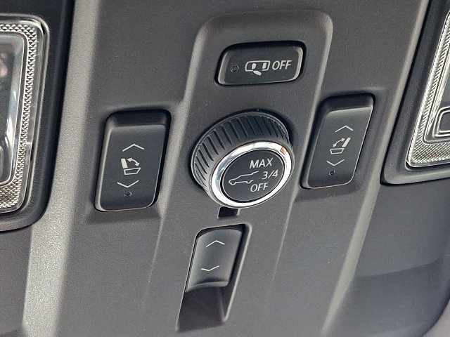 Used 2025 GMC Yukon Denali AWD/4WD image 24