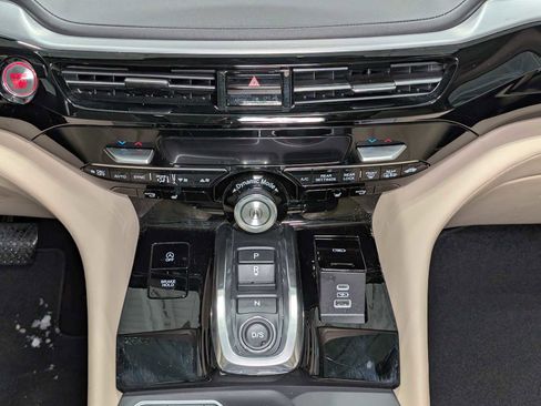 Certified 2023 Acura MDX SH-AWD w/ Technology Package image 17