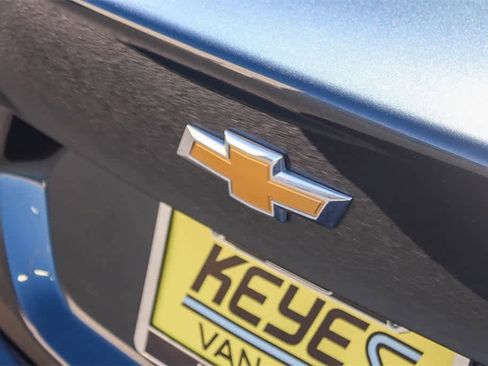 Used 2020 Chevrolet Malibu LT w/ Leather Package image 11