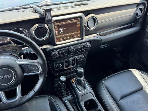 Used 2023 Jeep Wrangler Unlimited Sahara w/ Cold Weather Group AWD/4WD image 26
