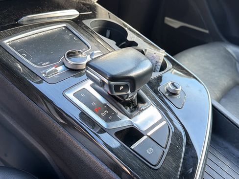 Used 2019 Audi Q7 3.0T Prestige image 12