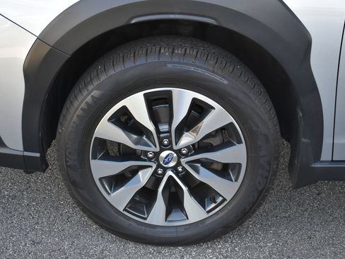 Used 2023 Subaru Outback Limited AWD/4WD image 11