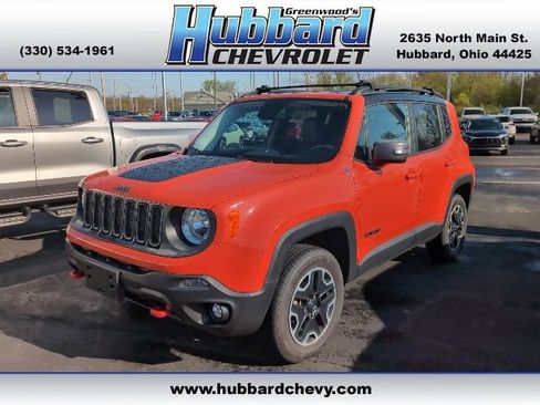 Used 2017 Jeep Renegade Trailhawk w/ Premium Trailhawk Package AWD/4WD image 1