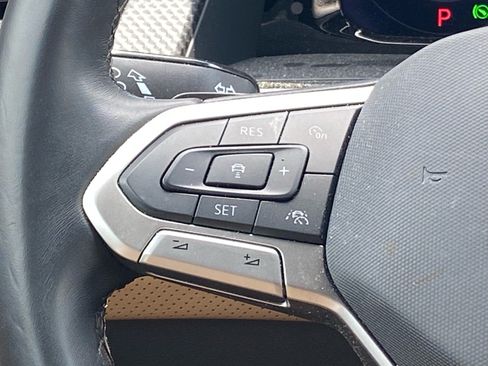 Used 2024 Volkswagen Atlas Cross Sport SEL R-Line AWD/4WD image 6