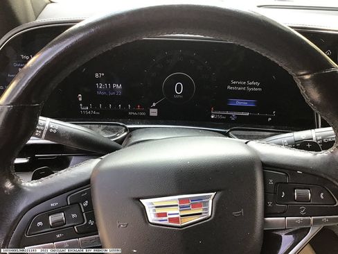 Used 2021 Cadillac Escalade ESV Premium Luxury w/ Performance Package AWD/4WD image 14