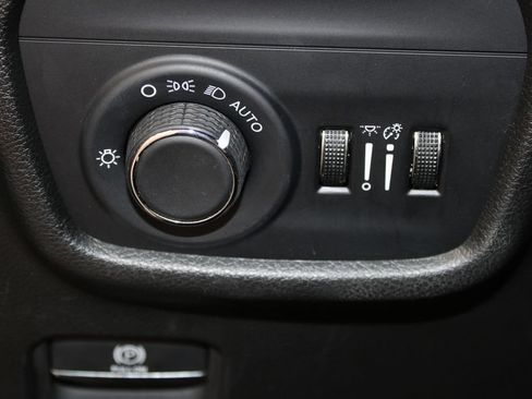 Used 2024 Jeep Grand Cherokee Altitude AWD/4WD image 47