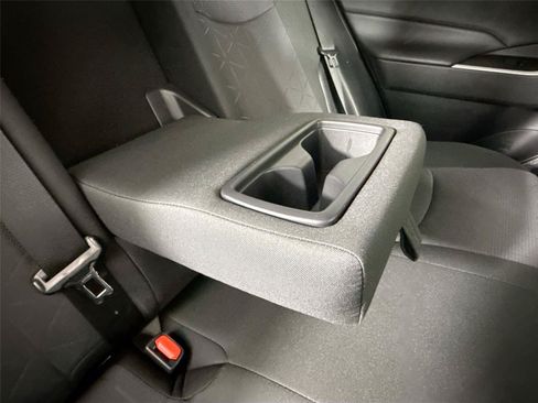 Certified 2025 Toyota RAV4 XLE FWD image 39