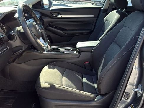 Used 2023 Nissan Altima 2.5 SV w/ SV Premium Package image 7