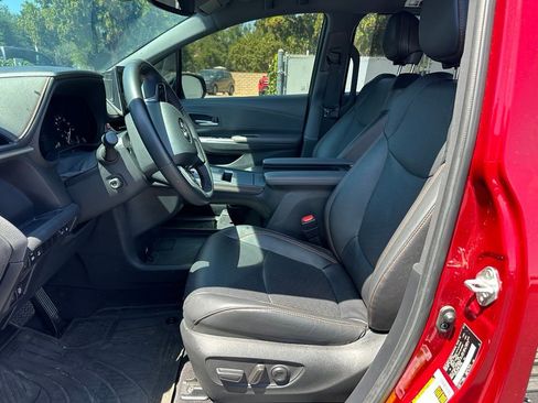 Used 2024 Toyota Sienna XSE w/ XSE Premium Package FWD image 8