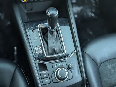 Used 2018 MAZDA CX-5 Touring image 12