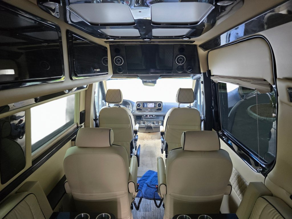 Used 2020 Mercedes-Benz Sprinter 3500 image 30
