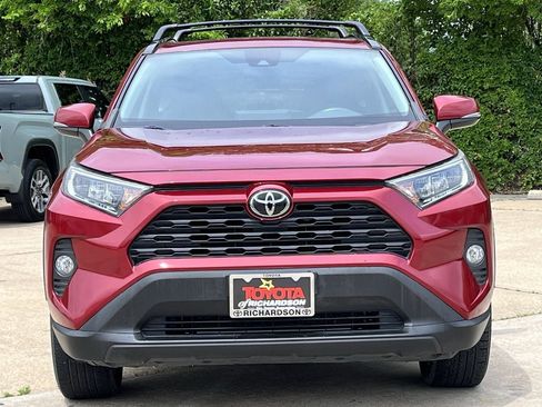 Used 2019 Toyota RAV4 XLE Premium FWD image 7