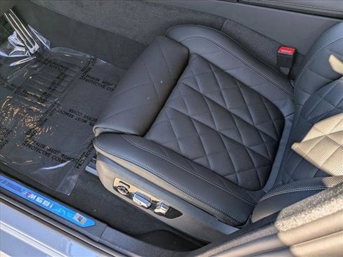 New 2026 BMW X6 M60i image 4