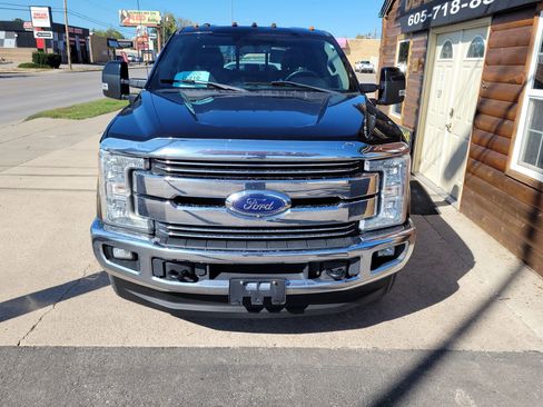 Used 2017 Ford F350 Lariat w/ Lariat Value Package image 3