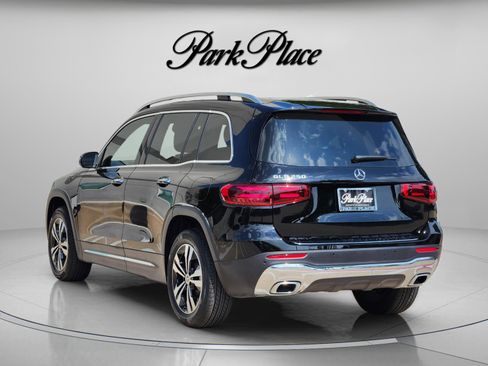 Used 2025 Mercedes-Benz GLB 250 image 3