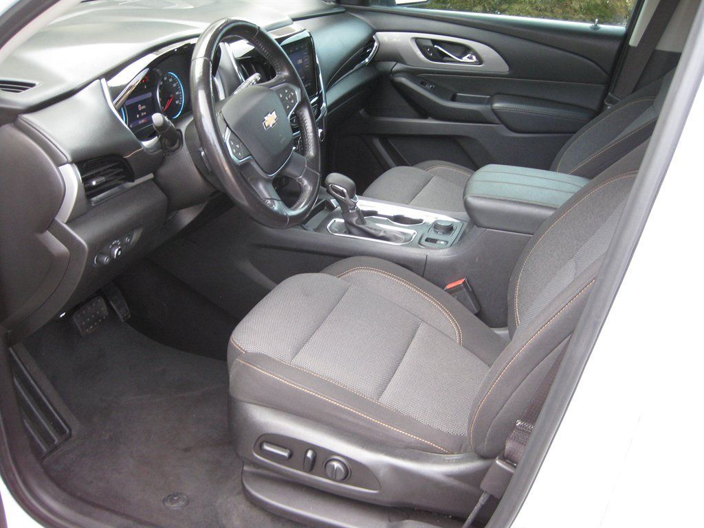 Used 2021 Chevrolet Traverse LT FWD image 11